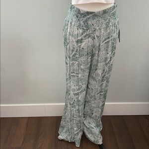 O'Neill Gorgeous Tropical Print Wide Leg Pants Size XL NEW With Great Stretch